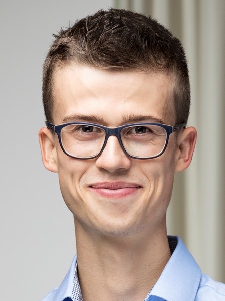  Simon Hertlein